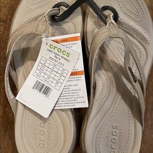 Crocs dual comfort flip flops